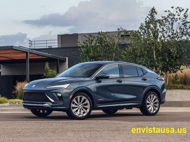 A Bold Fusion of Elegance and Athleticism